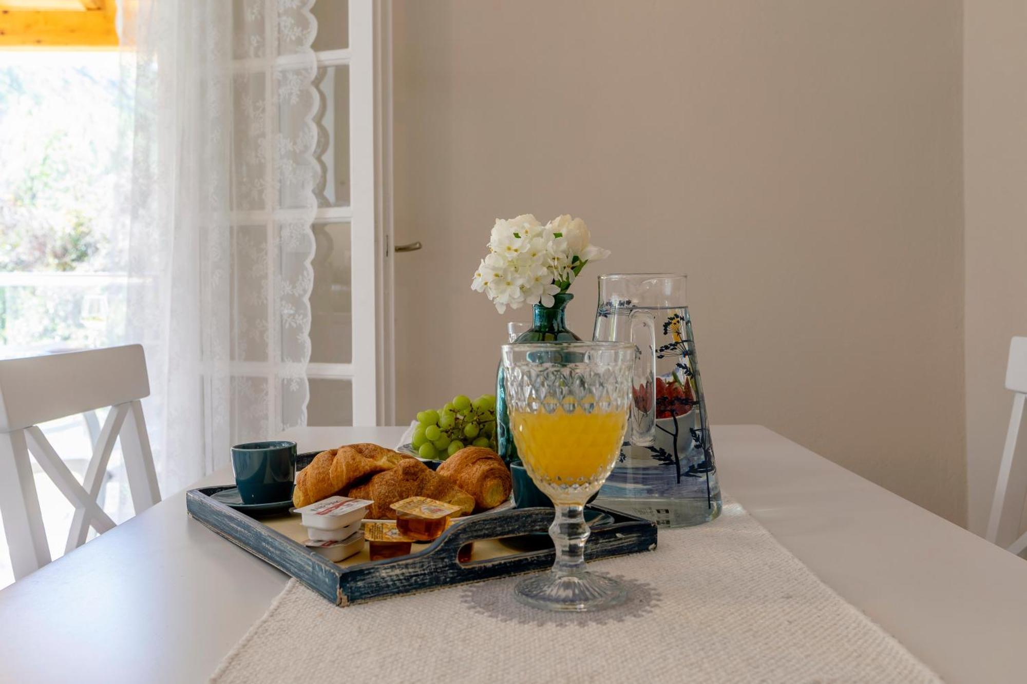Alisachni Apartments Apraos ห้อง รูปภาพ