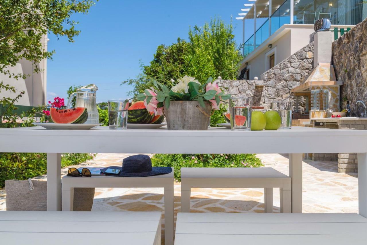 Alisachni Apartments Apraos ภายนอก รูปภาพ