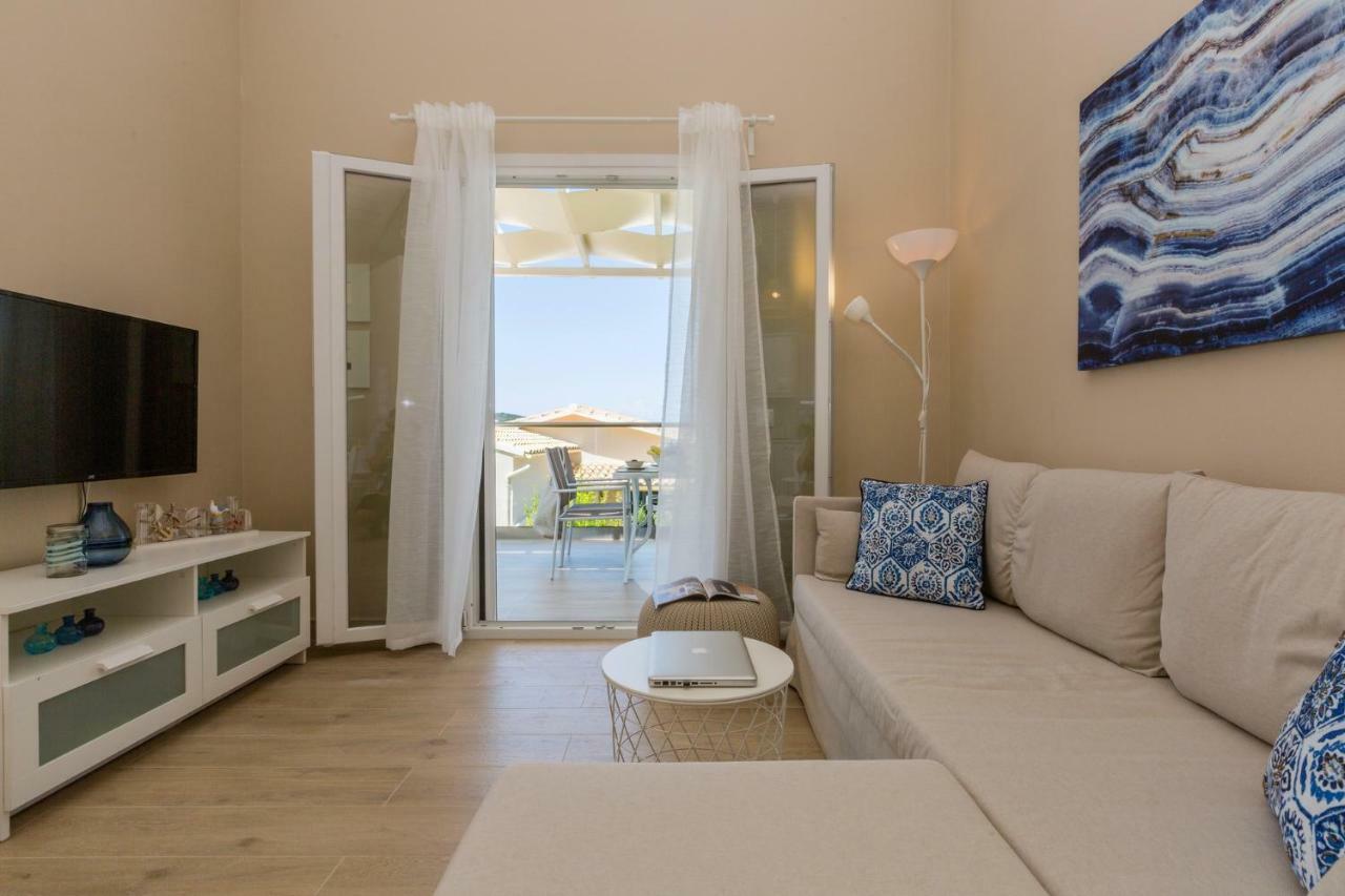 Alisachni Apartments Apraos ภายนอก รูปภาพ